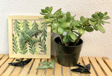 Carregar imagem no visualizador da galeria, Quadro Azulejo Andorinha, Folhagem - 24x24cm