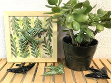 Carregar imagem no visualizador da galeria, Quadro Azulejo Andorinha, Folhagem - 24x24cm