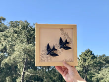 Carregar imagem no visualizador da galeria, Quadro Azulejo e Andorinhas, revoada de andorindas - 24x24cm