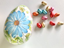 Carregar imagem no visualizador da galeria, Ovo de Páscoa de cerâmica