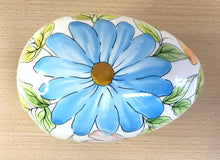 Carregar imagem no visualizador da galeria, Ovo de Páscoa de cerâmica