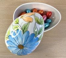 Carregar imagem no visualizador da galeria, Ovo de Páscoa de cerâmica