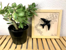 Carregar imagem no visualizador da galeria, Quadro Azulejo Andorinha, Revoada - 24x24cm