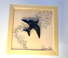 Carregar imagem no visualizador da galeria, Quadro Azulejo Andorinha, Revoada - 24x24cm