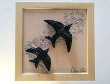 Carregar imagem no visualizador da galeria, Quadro Azulejo e Andorinhas, Revoada - 24x24cm