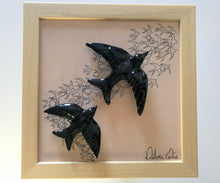 Carregar imagem no visualizador da galeria, Quadro Azulejo e Andorinhas, Revoada - 24x24cm