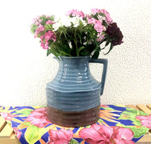 Carregar imagem no visualizador da galeria, jarro de Cerâmica 19x17cm (Castanho e Azul Acinzentado)
