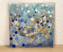 Carregar imagem no visualizador da galeria, Azulejo de carpa pintado á mão 20x20cm