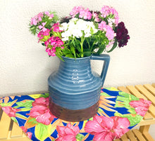 Carregar imagem no visualizador da galeria, jarro de Cerâmica 19x17cm (Castanho e Azul Acinzentado)