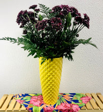 Carregar imagem no visualizador da galeria, Jarra de cerâmica Amarela 29x15cm