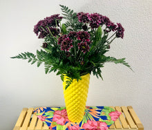 Carregar imagem no visualizador da galeria, Jarra de cerâmica Amarela 29x15cm