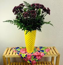 Carregar imagem no visualizador da galeria, Jarra de cerâmica Amarela 29x15cm