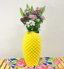 Carregar imagem no visualizador da galeria, Jarra de cerâmica Amarela 28x15cm