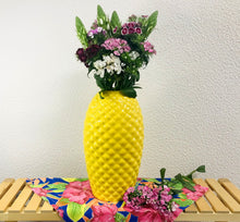 Carregar imagem no visualizador da galeria, Jarra de cerâmica Amarela 28x15cm