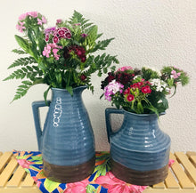 Carregar imagem no visualizador da galeria, kit de jarros (19x17cm e 20x14cm) (Castanho e Azul Acinzentado)