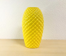 Carregar imagem no visualizador da galeria, Jarra de cerâmica Amarela 28x15cm