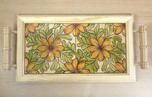 Carregar imagem no visualizador da galeria, Tabuleiro de madeira com tampo de azulejos pintados à mão