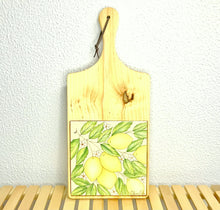 Carregar imagem no visualizador da galeria, Tábua de Madeira com Azulejo 50x22cm