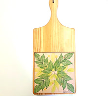 Carregar imagem no visualizador da galeria, Tábua de Madeira com Azulejo 50x22cm