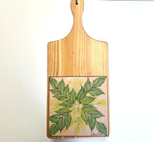 Carregar imagem no visualizador da galeria, Tábua de Madeira com Azulejo 50x22cm