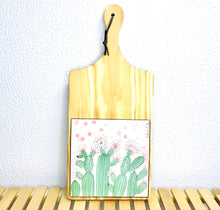 Carregar imagem no visualizador da galeria, Tábua de Madeira com Azulejo 50x22cm