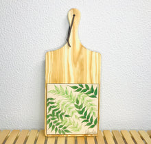 Carregar imagem no visualizador da galeria, Tábua de Madeira com Azulejo 50x22cm