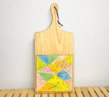 Carregar imagem no visualizador da galeria, Tábua de Madeira com Azulejo 50x22cm