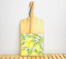 Carregar imagem no visualizador da galeria, Tábua de Madeira com Azulejo 50x22cm