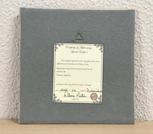 Carregar imagem no visualizador da galeria, Azulejo com pintura de andorinhas, pintado á mão, 20x20cm, para pendurar