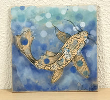 Carregar imagem no visualizador da galeria, Azulejo de carpa pintado á mão 20x20cm