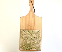Carregar imagem no visualizador da galeria, Tábua de Madeira com Azulejo 50x22cm