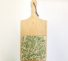 Carregar imagem no visualizador da galeria, Tábua de Madeira com Azulejo 50x22cm