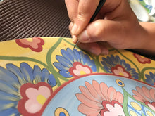 Carregar imagem no visualizador da galeria, Prato de Cerâmica produzido e pintado à mão, cerâmica, decoração, Clássico, utilitário, arte,pintura em cerâmica