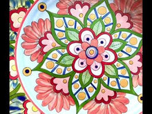 Carregar e reproduzir vídeo no visualizador da galeria, Prato de Cerâmica produzido e pintado à mão, cerâmica, decoração, Clássico, utilitário, arte,pintura em cerâmica