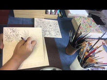 Carregar e reproduzir vídeo no visualizador da galeria, Quadro Azulejo Andorinha, Floral - Filete Preto - 24x24cm