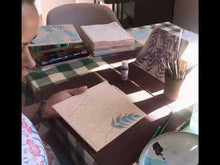 Carregar e reproduzir vídeo no visualizador da galeria, Quadro Azulejo Sardinha, Folhagem azul- 24x24cm