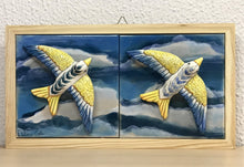 Carregar imagem no visualizador da galeria, Quadro de Andorinhas, Azulejos Pintados à Mão, Clássicos da Cultura Portuguesa, Quadro de Azulejos, Quadro com Moldura, Painel de Azulejos,
