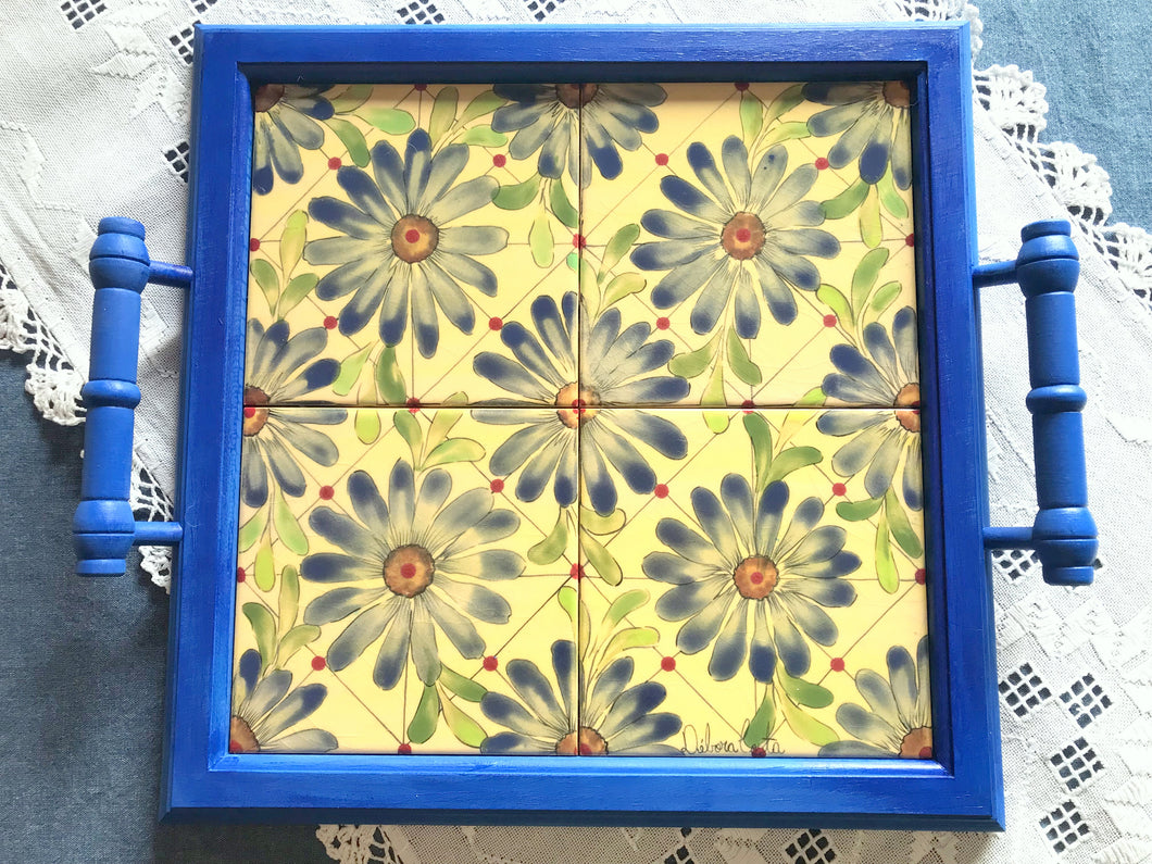 Bandeja de Madeira com azulejos pintados à mão - Floral 42 x 37cm