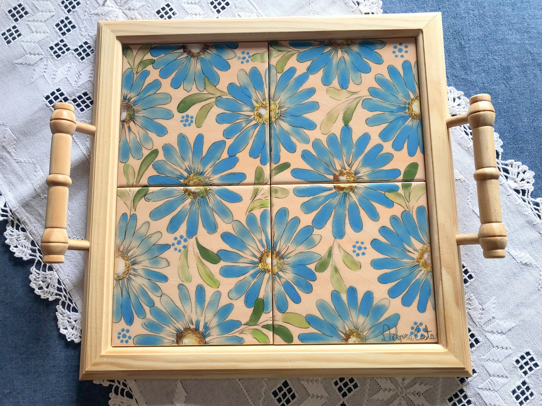 Bandeja de Madeira com azulejos pintados à mão - Floral 42 x 37cm