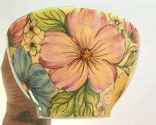 Carregar imagem no visualizador da galeria, Bowl de cerâmica, pintado à mão
