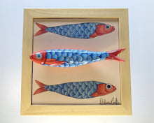 Carregar imagem no visualizador da galeria, Quadro Azulejo Sardinha, Artistica/Trio/Azul e Vermelho- 24x24cm
