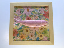Carregar imagem no visualizador da galeria, Quadro Azulejo Sardinha, Aquarela - Floral/ Rosa - 24x24cm
