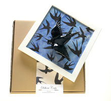 Carregar imagem no visualizador da galeria, Quadro Azulejo Andorinha, Céu /Azul - 24x24cm
