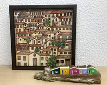 Carregar imagem no visualizador da galeria, Quadro com Pintura Naif, com Moldura de Madeira, Pintura em Azulejo, Arte Naif, pintado à Mão, Decoração, Edição limitada, Pequeno 24x24cm
