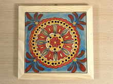 Carregar imagem no visualizador da galeria, Quadro de azulejo Clássico, pintado á mão, com moldura de madeira
