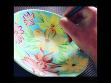Carregar e reproduzir vídeo no visualizador da galeria, Kit 4 potinhos de cerâmica pintados à mão 19 x 5 cm
