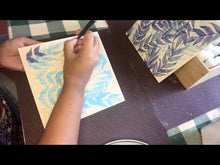 Carregar e reproduzir vídeo no visualizador da galeria, Quadro Azulejo Sardinha, Folhagem Azul/Efeito - Respingo Amarelo - 24x24cm
